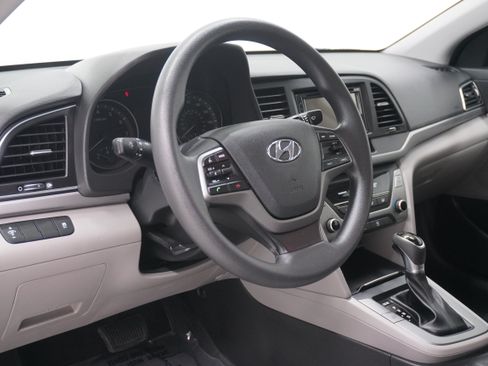 Used 2018 Hyundai Elantra SE FWD image 10
