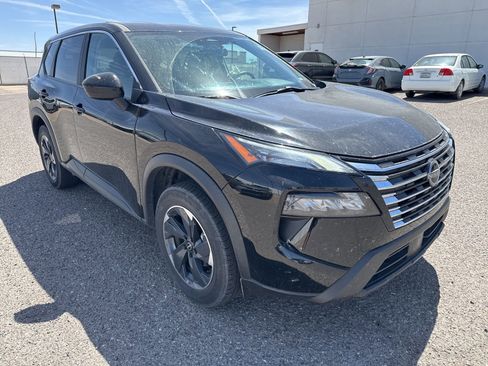 Used 2024 Nissan Rogue SV FWD image 3