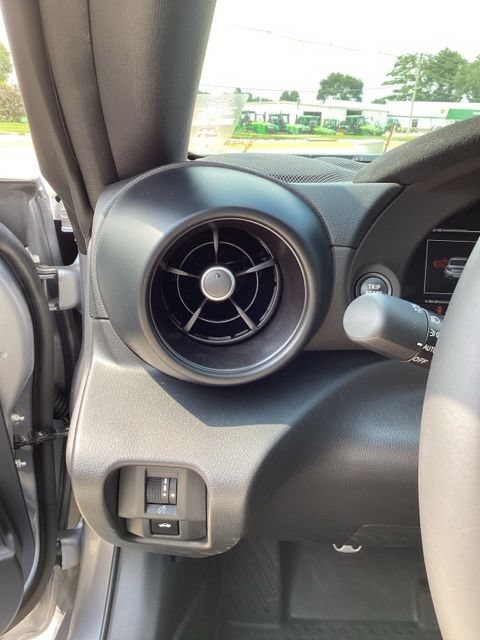 Used 2025 Toyota GR86 Premium w/ ALL Weather Mat Package (TMS) RWD image 10