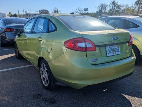 Used 2011 Ford Fiesta SEL image 2