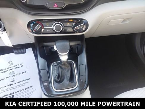 Used 2025 Kia Soul LX w/ LX Technology Package FWD image 13
