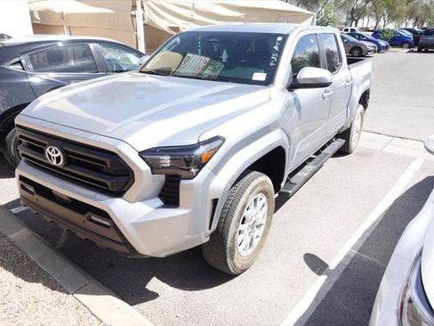 Certified 2025 Toyota Tacoma SR5 RWD image 1