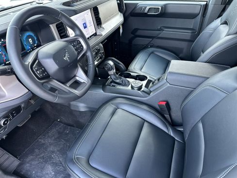 New 2025 Ford Bronco Outer Banks w/ Sasquatch Package image 9