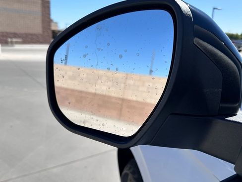 Used 2025 Ford Expedition Active image 11