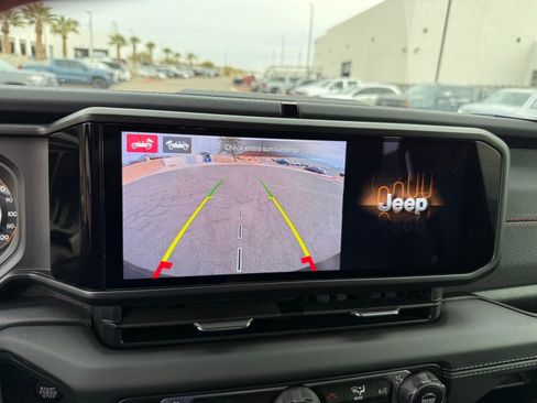 Used 2025 Jeep Wrangler Unlimited Rubicon image 30