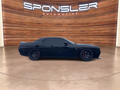 Used 2016 Dodge Challenger SRT Hellcat image 7