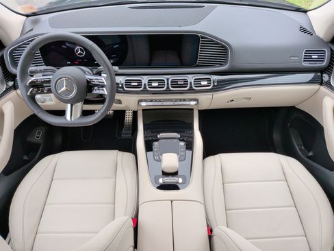 Used 2026 Mercedes-Benz GLS 450 4MATIC image 34