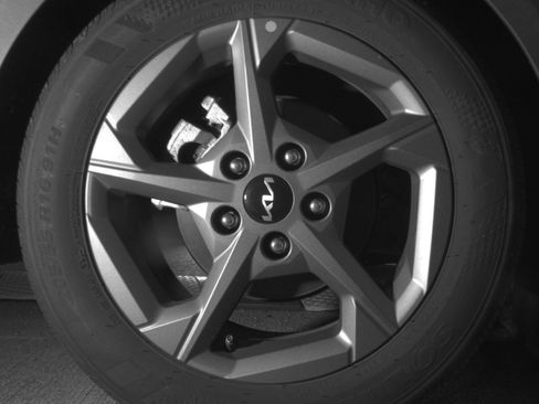 Used 2025 Kia K4 FWD image 15