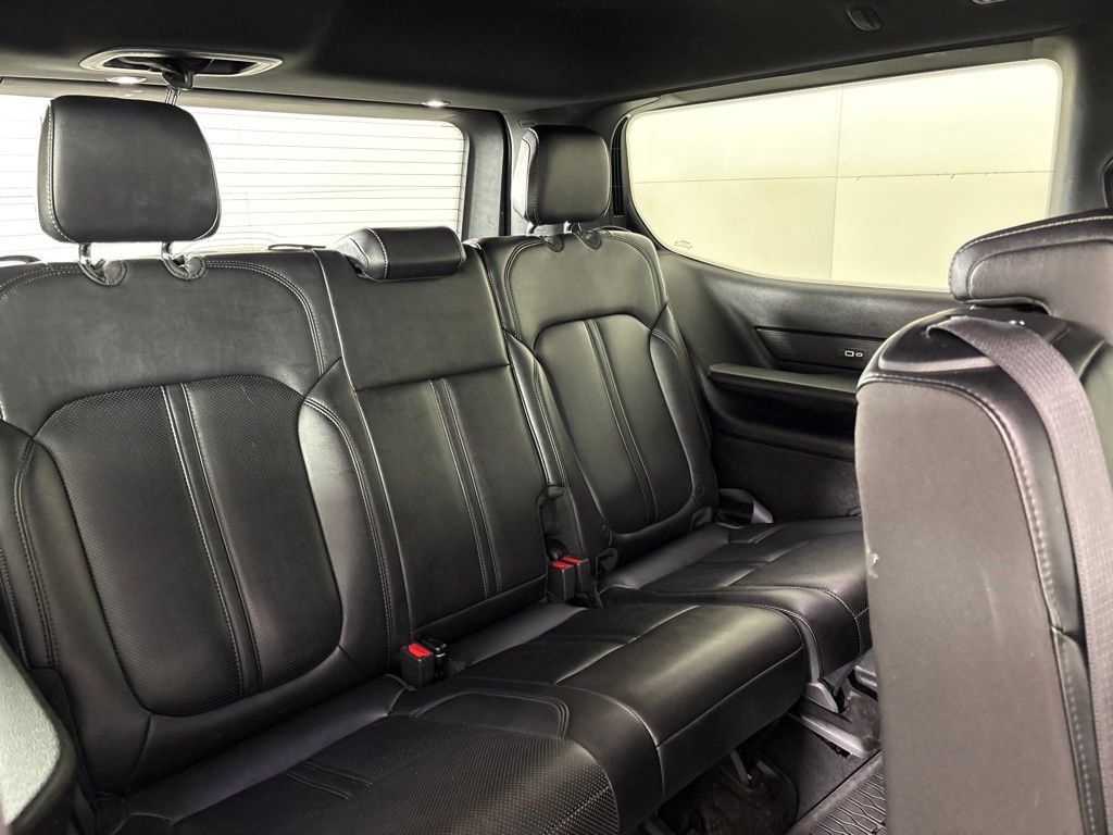 Used 2024 Jeep Wagoneer Series II w/ Flexible Seating Group RWD image 28