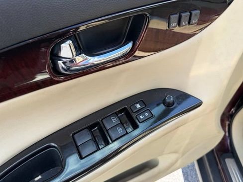 Used 2017 INFINITI QX50 AWD w/ Premium Plus Package image 11