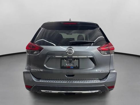 Used 2018 Nissan Rogue SV AWD/4WD image 8
