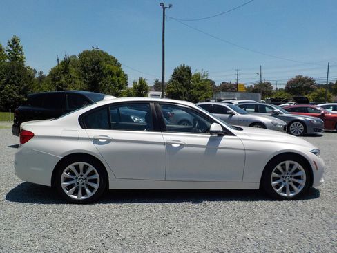 Used 2018 BMW 320i xDrive Sedan w/ Convenience Package AWD/4WD image 6