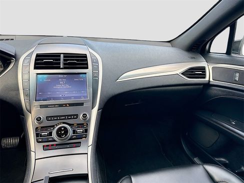 Used 2020 Lincoln MKZ Standard image 24