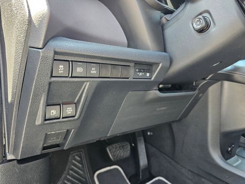 Used 2023 Toyota Sienna XSE AWD/4WD image 19