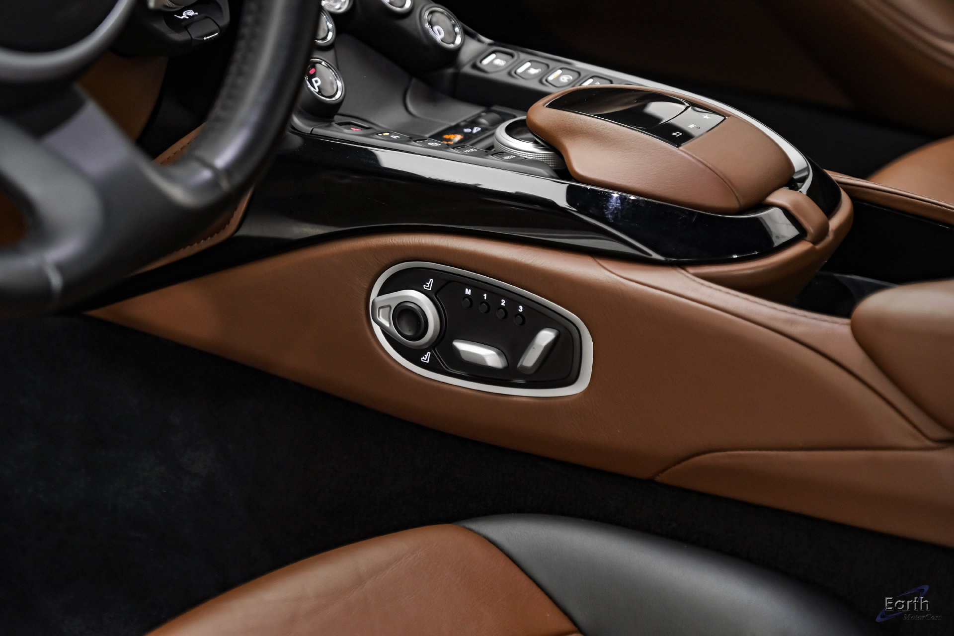 Used 2020 Aston Martin V8 Vantage Coupe RWD image 52