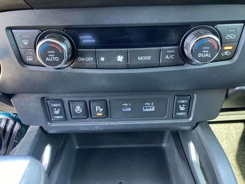 Used 2023 Nissan Frontier SV w/ SV Premium Package image 23