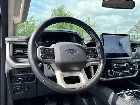 Used 2024 Ford Expedition Max XLT AWD/4WD image 11