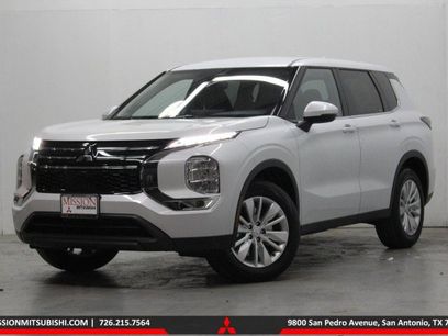 New 2026 Mitsubishi Outlander ES