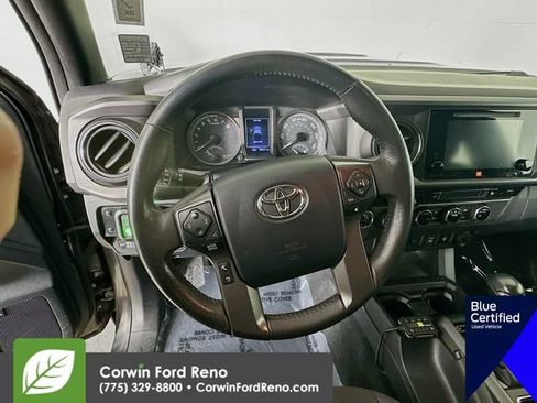 Used 2017 Toyota Tacoma TRD Sport AWD/4WD image 14