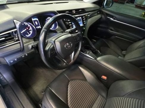 Used 2019 Toyota Camry SE FWD image 11