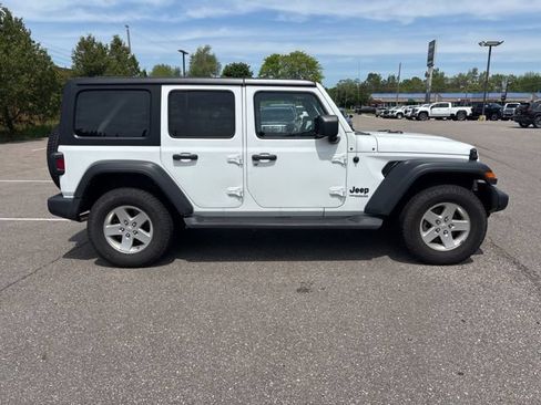 Used 2022 Jeep Wrangler Unlimited Sport AWD/4WD image 4