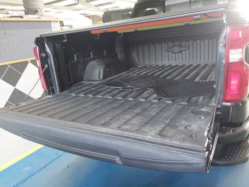Used 2021 Chevrolet Silverado 1500 RST w/ Redline Edition AWD/4WD image 10