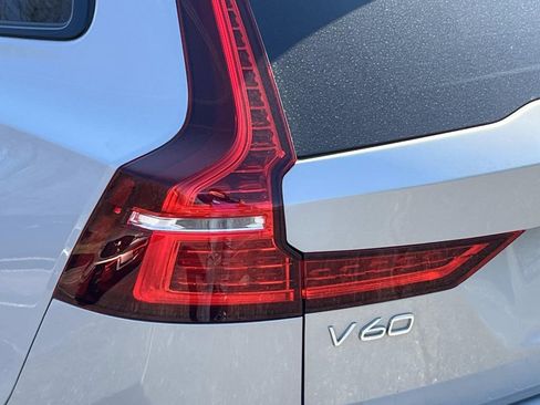 Used 2023 Volvo V60 B5 Cross Country Ultimate w/ Climate Package image 10