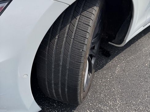 Used 2019 Tesla Model S Long Range AWD/4WD image 7