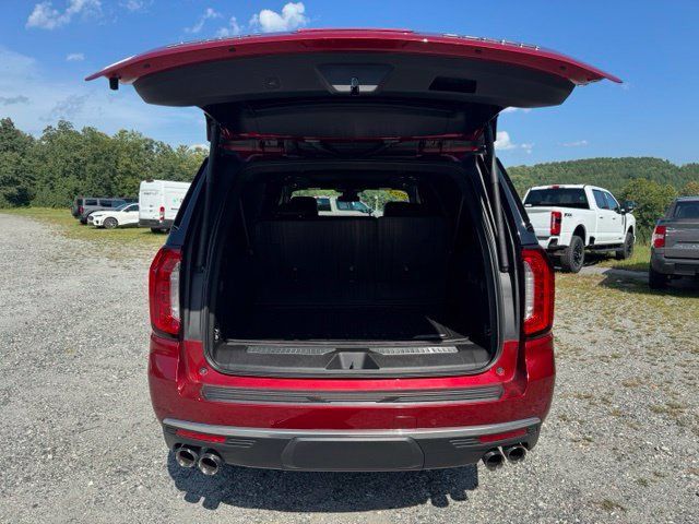 Used 2024 GMC Yukon XL Denali AWD/4WD image 7