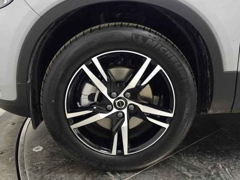 Certified 2025 Volvo XC40 B5 Core image 15