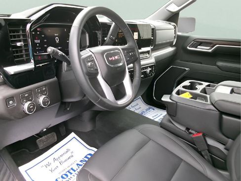 Used 2026 GMC Sierra 1500 SLT AWD/4WD image 12
