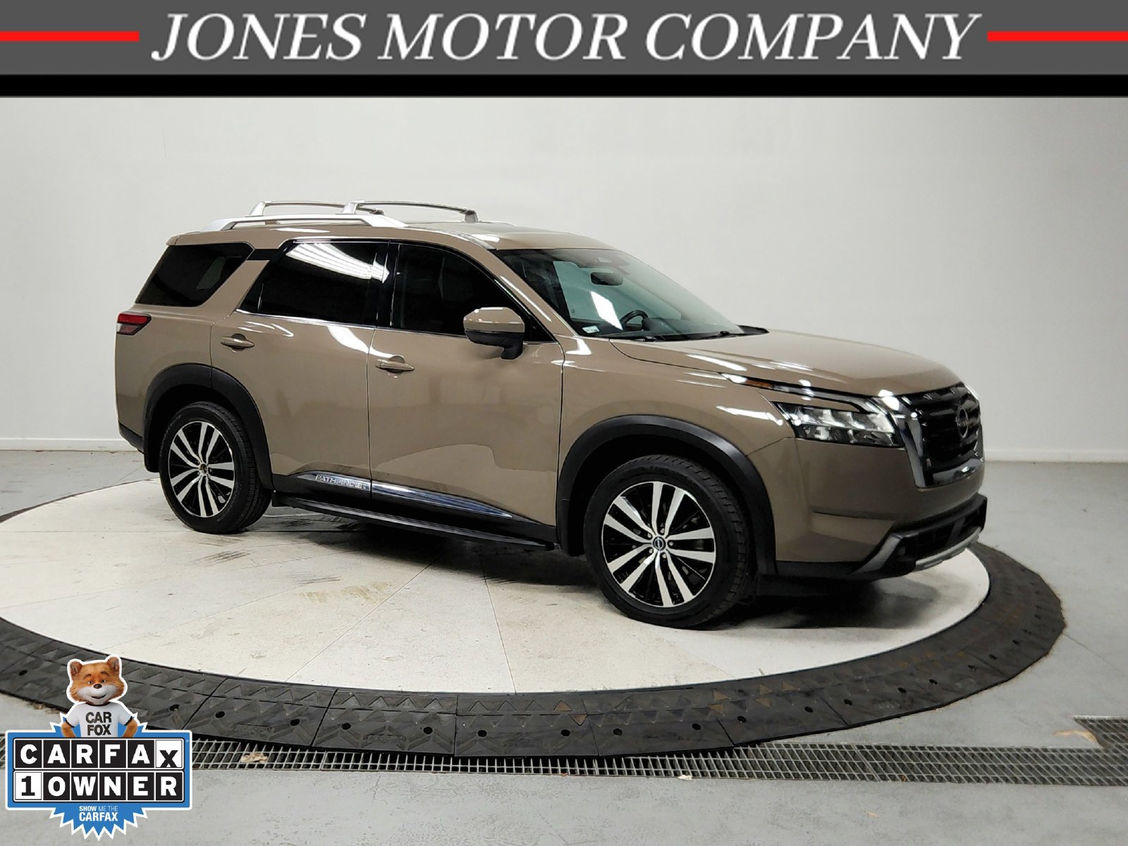 Used 2023 Nissan Pathfinder Platinum w/ Cargo Package AWD/4WD image 1