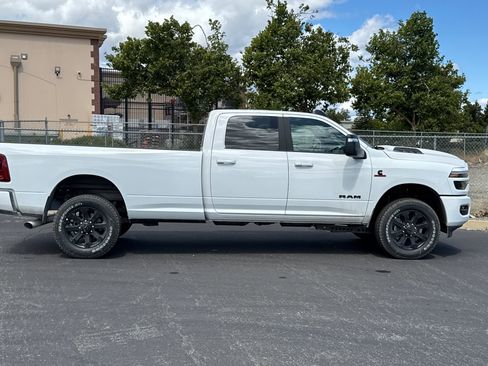 New 2026 RAM 2500 Laramie AWD/4WD image 2