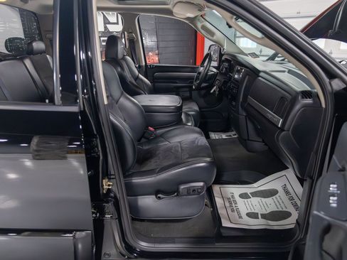 Used 2005 Dodge Ram 1500 Truck 4dr Quad Cab 140.5 WB image 37