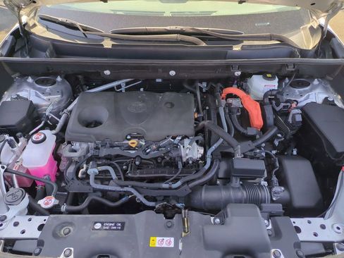 Used 2025 Toyota RAV4 XLE AWD/4WD image 33