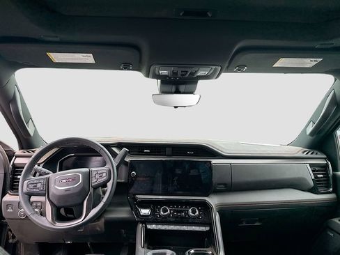 Used 2025 GMC Sierra 2500 AT4 w/ AT4 Premium Plus Package image 10