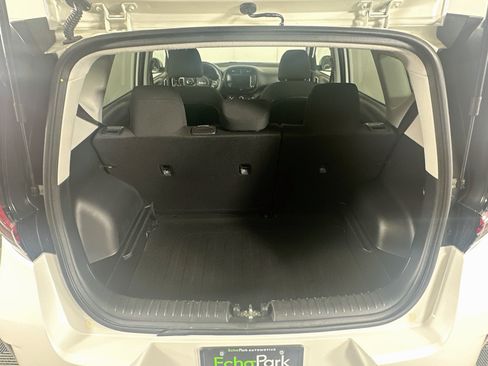 Used 2025 Kia Soul LX w/ LX Technology Package FWD image 28