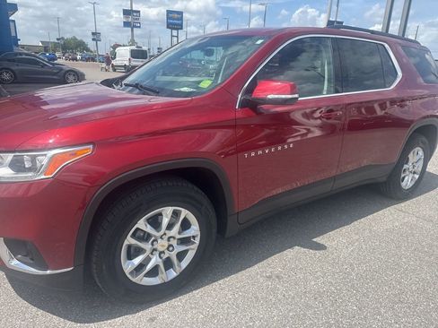 Used 2020 Chevrolet Traverse LT image 6