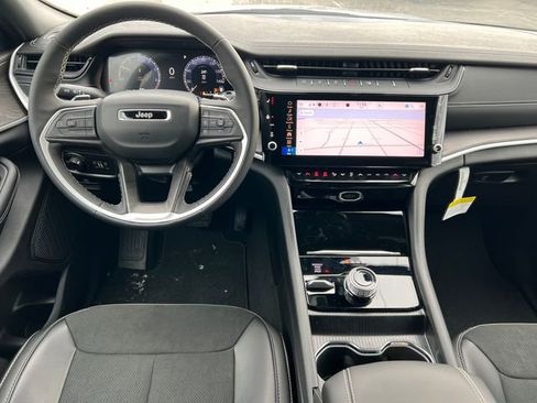 New 2026 Jeep Grand Cherokee Altitude AWD/4WD image 3