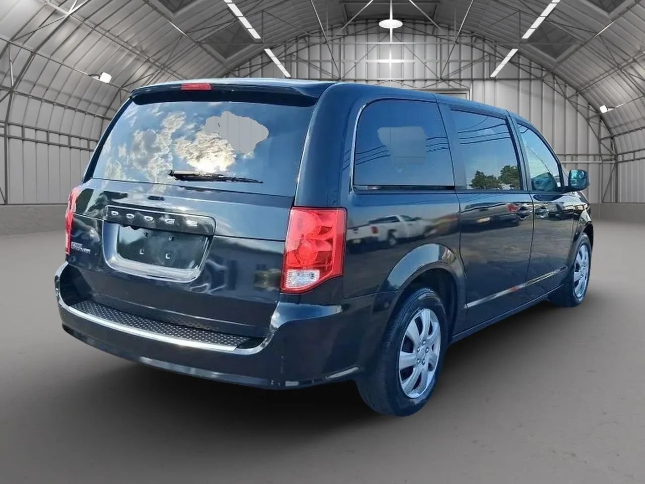 Used 2018 Dodge Grand Caravan SE w/ UConnect Hands-Free Group FWD image 5