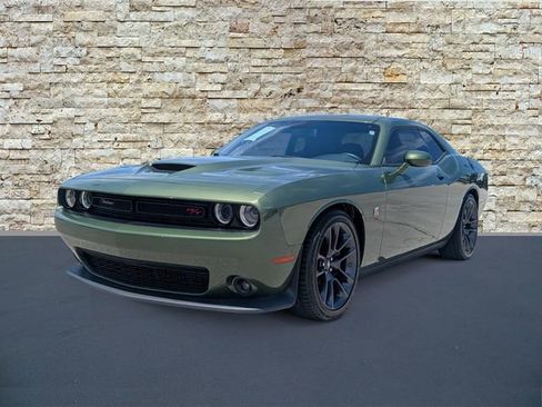 Used 2022 Dodge Challenger R/T Scat Pack RWD image 5