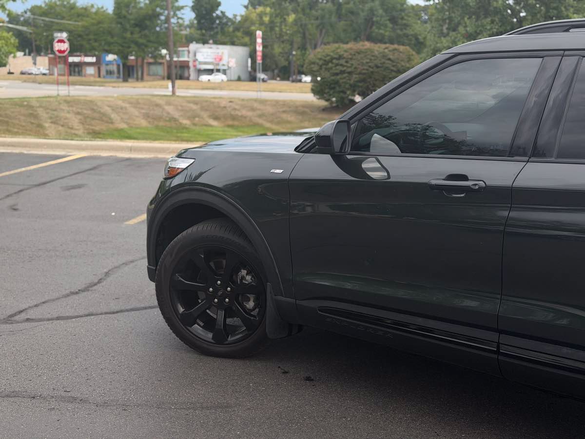Used 2024 Ford Explorer ST-Line w/ Class IV Trailer Tow Package AWD/4WD image 8
