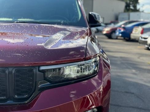 New 2025 Jeep Grand Cherokee Limited w/ Black Appearance Package image 9