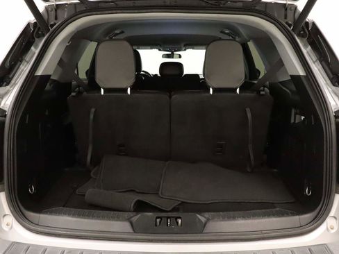 Used 2023 Ford Explorer XLT w/ Equipment Group 202A image 19