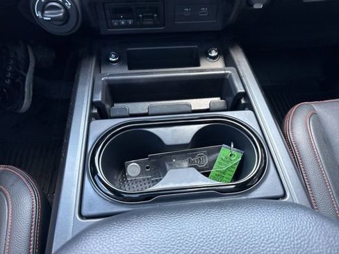 Used 2024 Nissan Titan PRO-4X w/ Pro-4x Convenience Package image 20