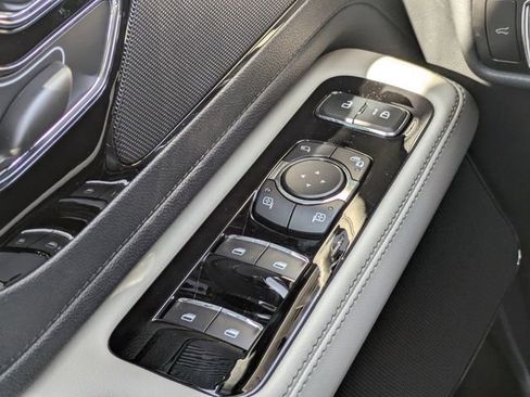 New 2026 Lincoln Aviator 2WD image 19