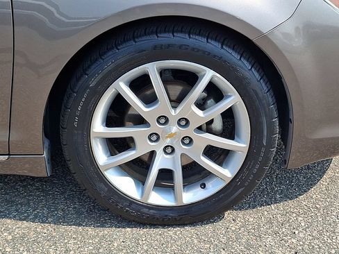 Used 2011 Chevrolet Malibu LTZ FWD image 8