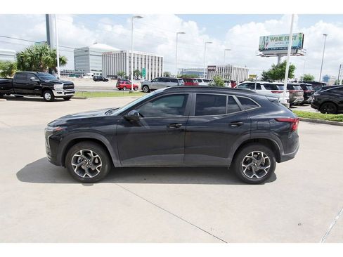 Used 2024 Chevrolet Trax LT w/ Driver Confidence Package image 3