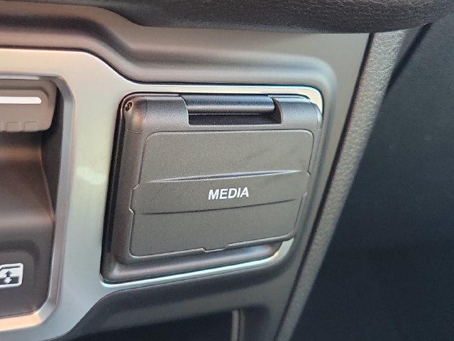 Used 2025 Jeep Wrangler Sport AWD/4WD image 24
