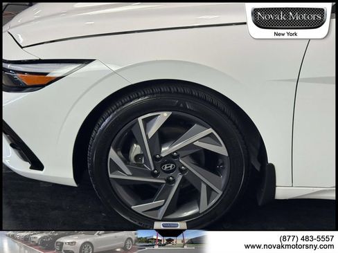 Used 2025 Hyundai Elantra Limited FWD image 5